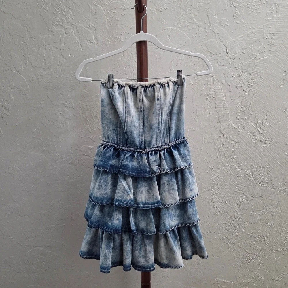 D182. Acid‎ Wash Tiered Denim Strapless Smocked Dress